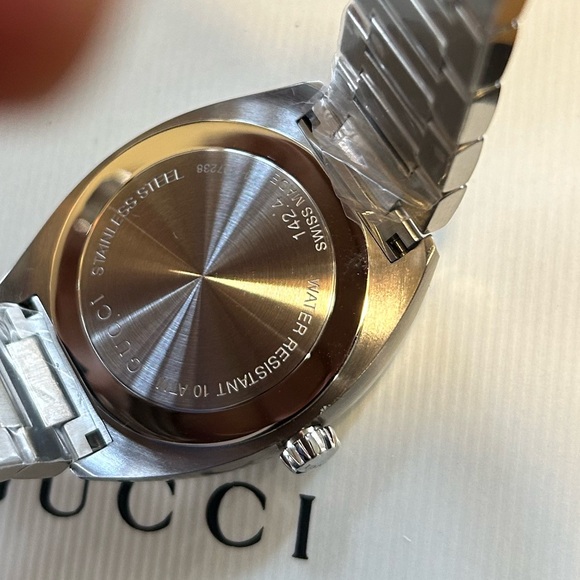 Gucci Watch With 37mm Silver Face & Silver Bracelet - Picture 4 of 10